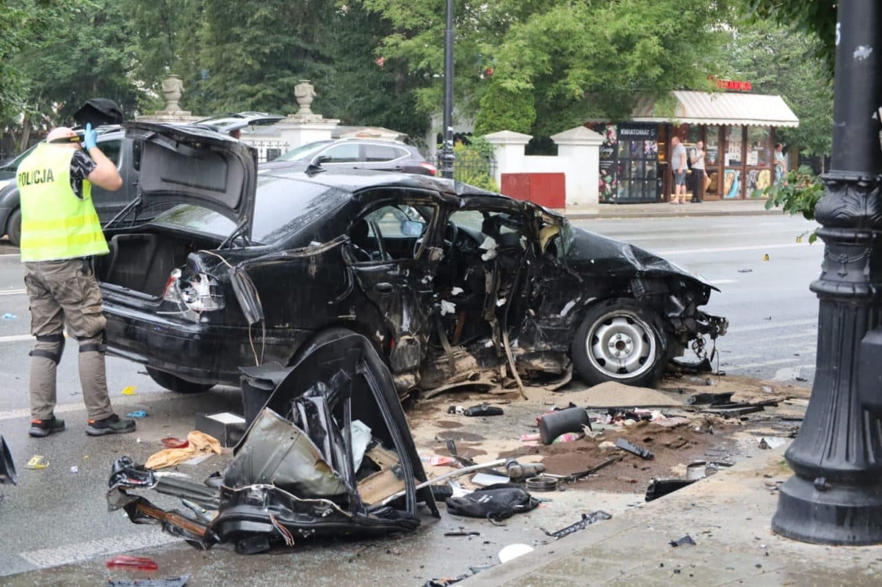 Tragiczny wypadek na ul. Lipowej w Lublinie. Nie żyje jedna osoba, siedem osób trafiło do szpitali