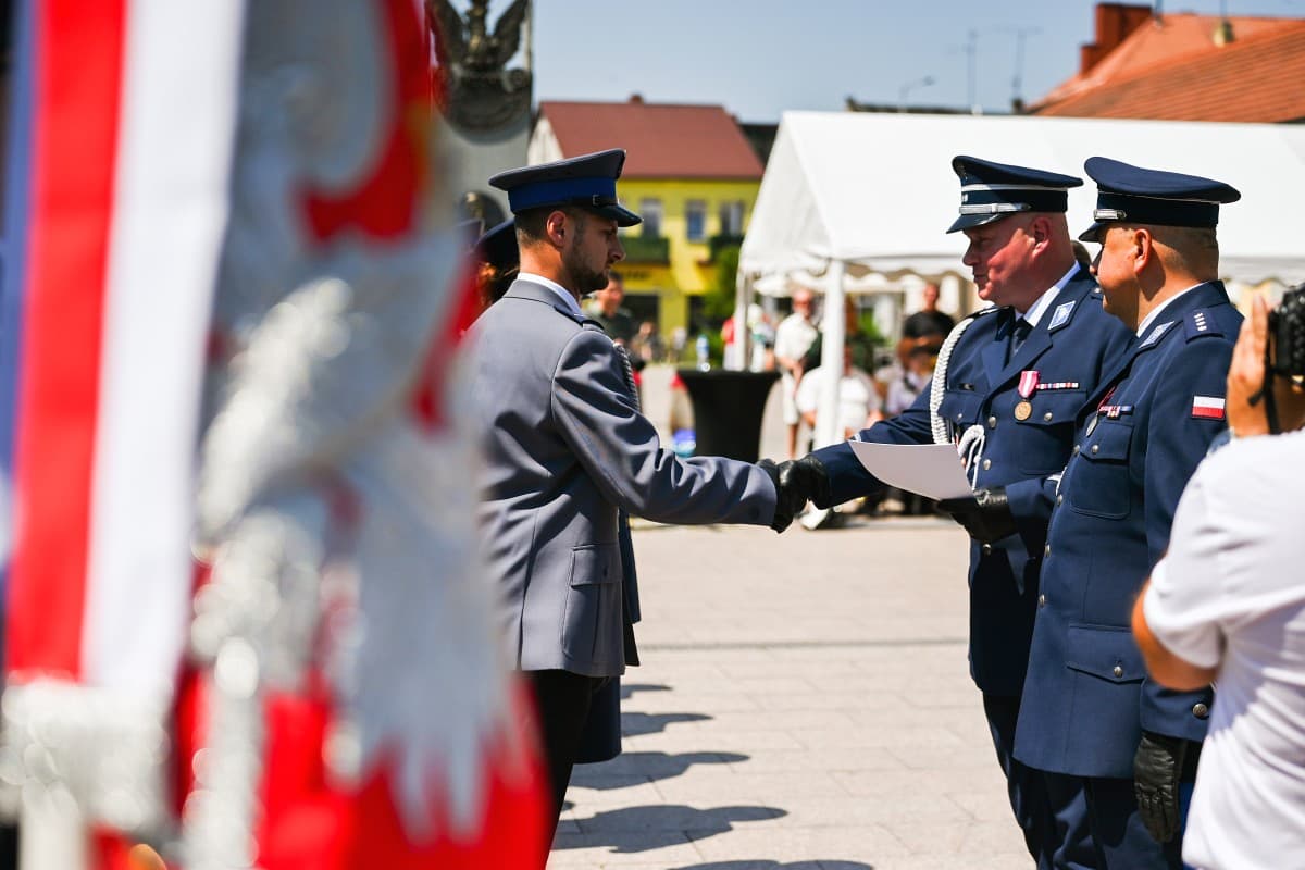 Święto Policji we Włodawie. Awanse, podziękowania i życzenia dla funkcjonariuszy