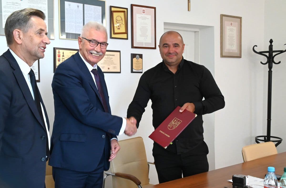 Powiat Zamojski podpisał umowę na termomodernizację budynku Starostwa Powiatowego w Zamościu