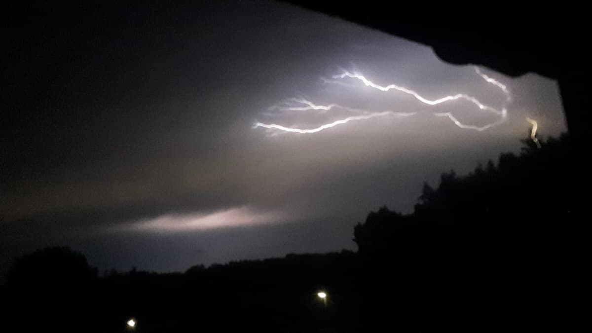 Alert RCB dla regionu. Burze i silny wiatr