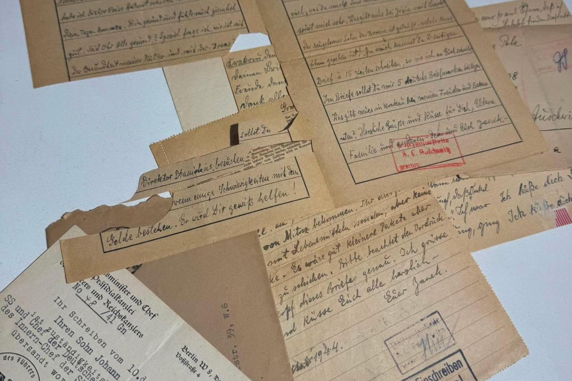 Ponad 90 wojennych listów krakowskiego lekarza trafi do muzeów Auschwitz i na Majdanku