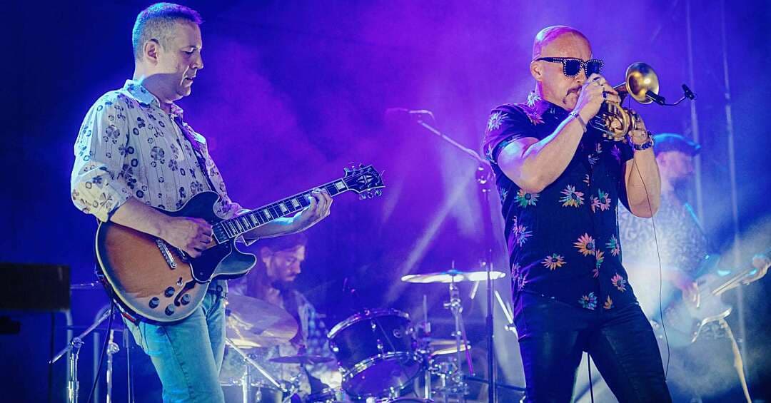 Lublin Street Band wystąpi 3 lipca na Rynku w Mikołowie. Zaserwuje jazzową energię i szalone improwizacje. To drugi koncert w ramach cyklu Letnie Brzmienia