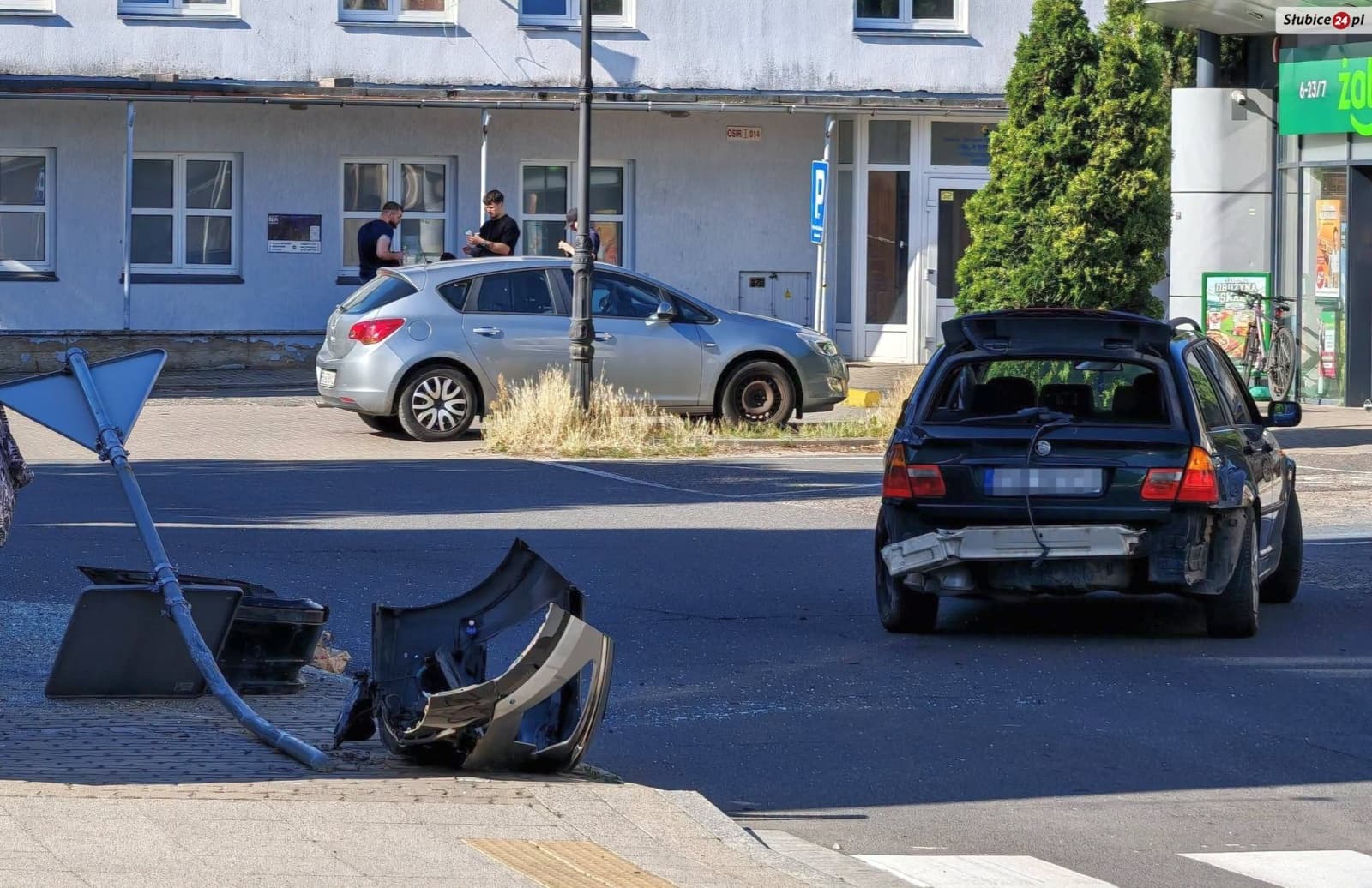 Kolizja na skrzyżowaniu Piłsudskiego i Akademickiej. Zderzyły się Audi i BMW (foto)