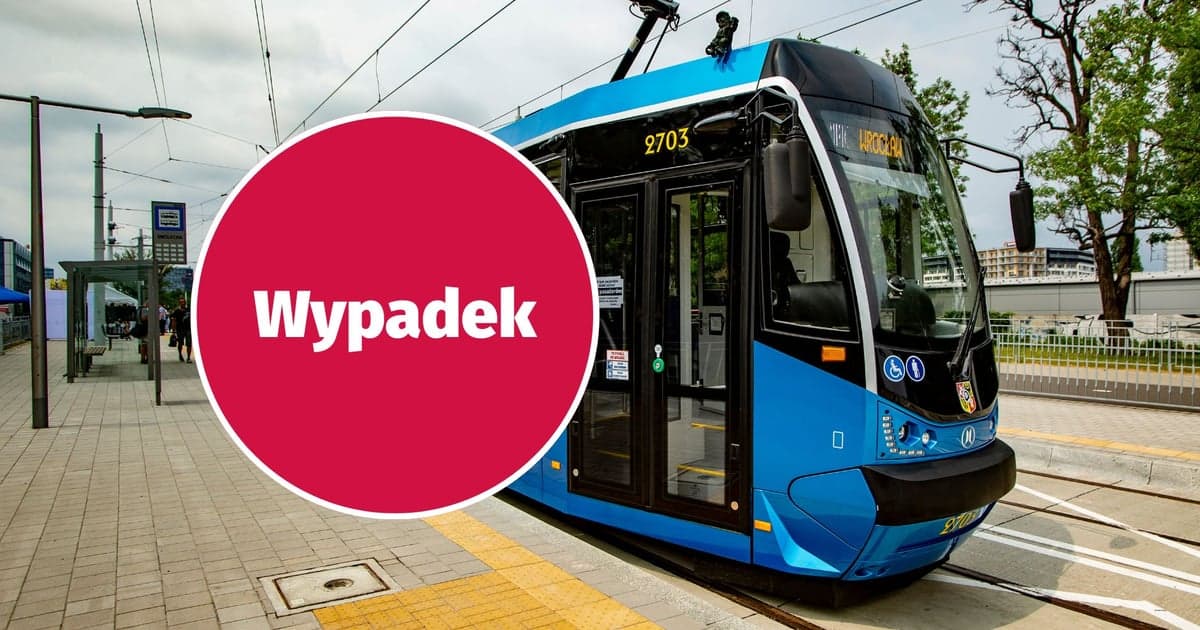 Krakowska bez tramwajów. Wypadek zablokował ruch | AKTUALIZACJA