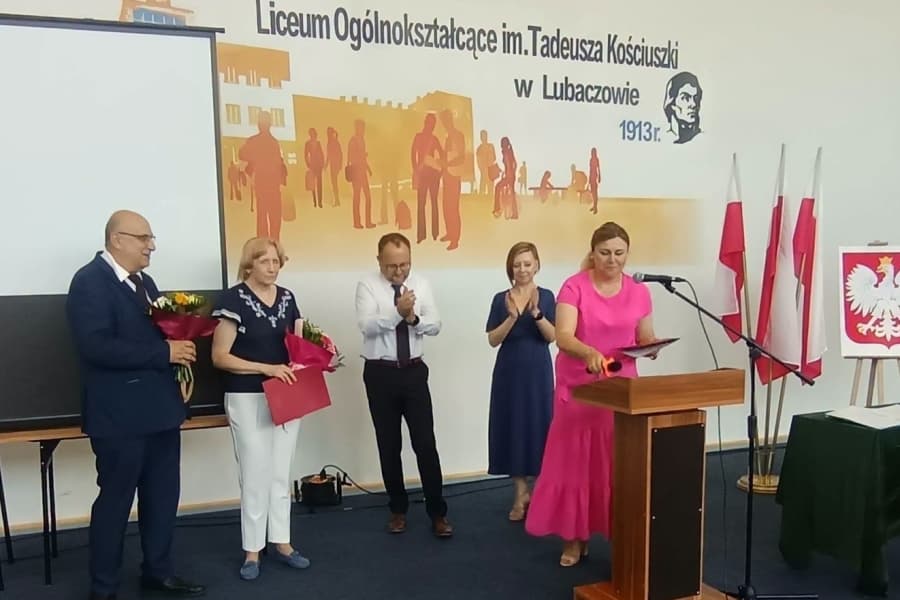 Dwie emerytury i pożegnanie nauczycieli. Lubaczowskie LO zakończyło rok