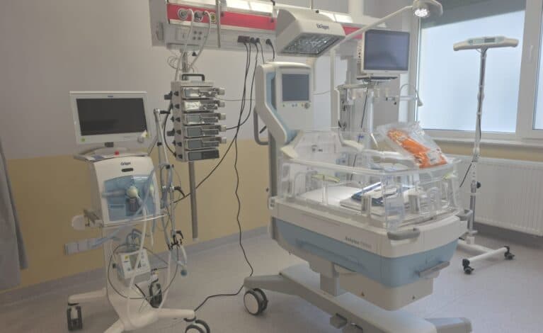 Nowoczesna intensywna terapia dla dorosłych i dzieci. Na Parkitce zaprezentowano nowy pawilon za ponad 35 mln zł